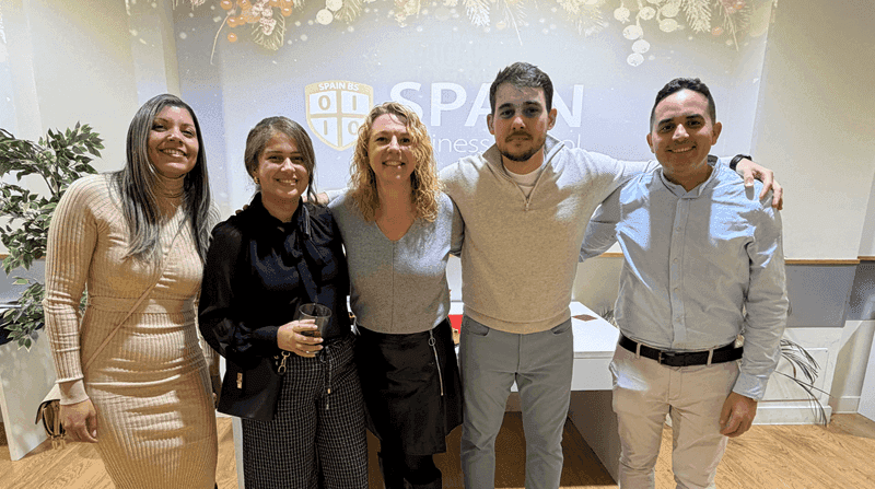 Reunión para fortalecer la comunidad académica